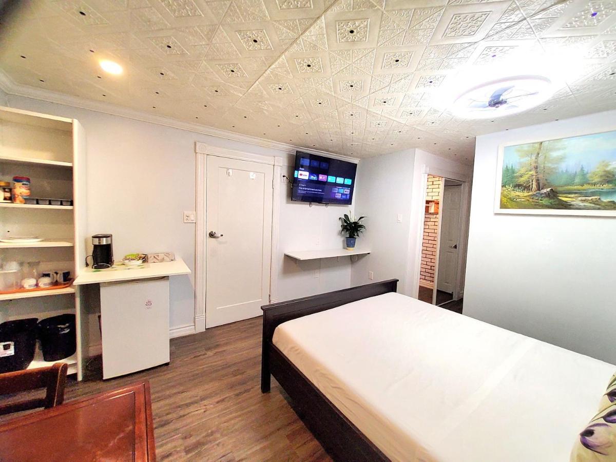 Renovated Cozy Bedroom With Private Washroom Toronto Exterior foto