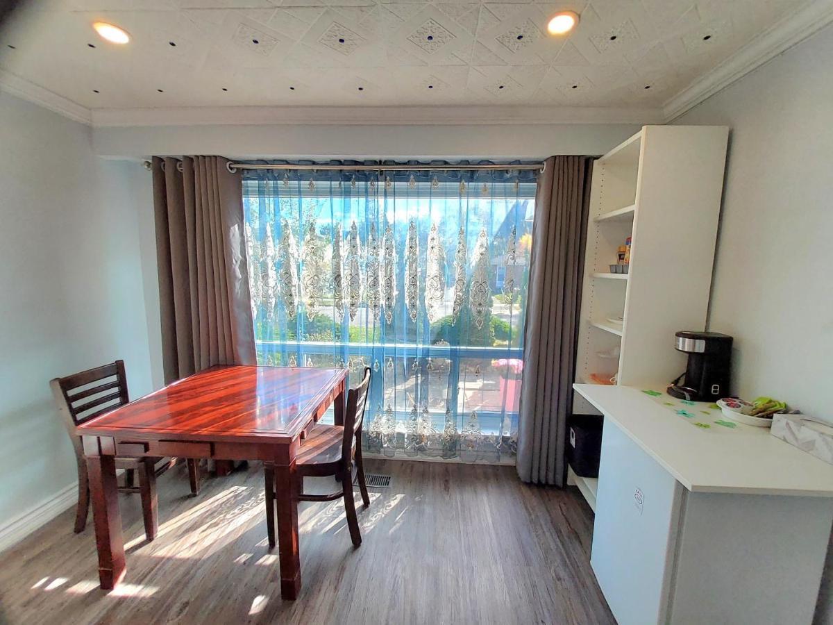 Renovated Cozy Bedroom With Private Washroom Toronto Exterior foto